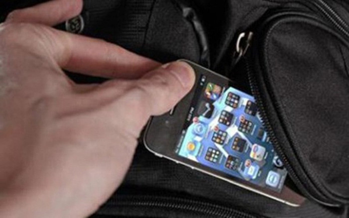 Đi chúc Tết nhầm nhà, tiện tay... trộm luôn điện thoại đắt tiền Ảnh 2