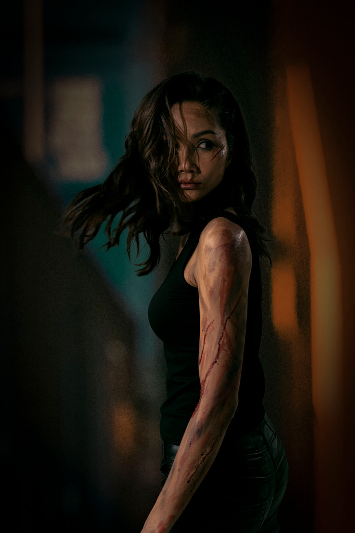 Choáng với tạo hình 'đả nữ' dữ dội của H'Hen Niê ở phim mới: 'Chưa thấy Hoa hậu nào ăn cơm nhiều như tôi' Ảnh 7