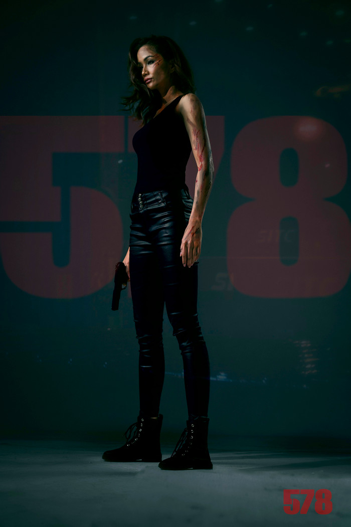 Choáng với tạo hình 'đả nữ' dữ dội của H'Hen Niê ở phim mới: 'Chưa thấy Hoa hậu nào ăn cơm nhiều như tôi' Ảnh 8