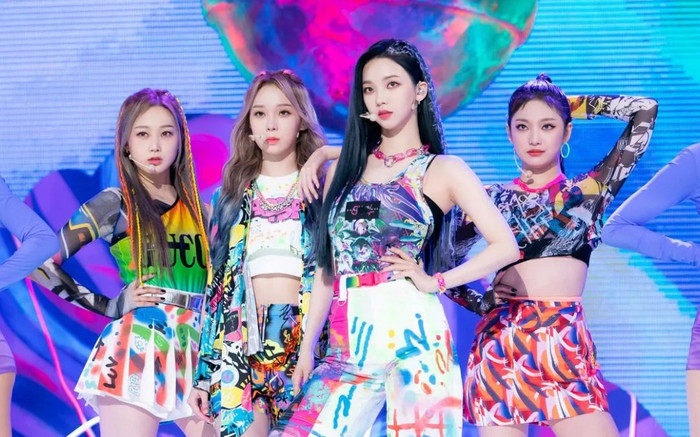 aespa xuất sắc trở thành nhóm nhạc Kpop gen 4 thứ 2 có MV debut cán mốc thành tích này Ảnh 2