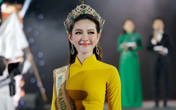 Thực hư tin Hoa hậu Thuỳ Tiên bị huỷ follow hàng loạt trên Instagram? Ảnh 2