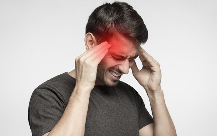 Vì sao nhiễm biến chủng Omicron có thể gây đau đầu và đặc điểm cơn đau như thế nào? Ảnh 2