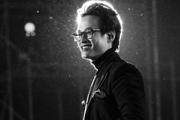 Chỉ một nụ cười, Hà Anh Tuấn đã khiến fan đồng loạt 'xỉu up xỉu down' Ảnh 5