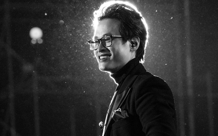 Chỉ một nụ cười, Hà Anh Tuấn đã khiến fan đồng loạt 'xỉu up xỉu down' Ảnh 2