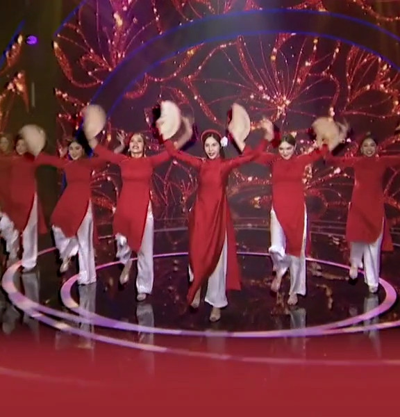 Xuất hiện clip Thủy Tiên múa quạt trên sân khấu, sẽ tái xuất đúng dịp Tết hậu ồn ào từ thiện? Ảnh 3