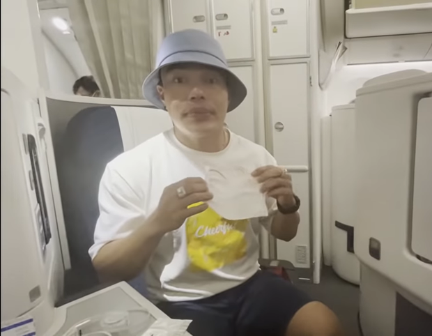 Vốn dĩ kinh tế hiện tại đã thay đổi nên từ nhà cửa, xe hơi, nhu cầu cuộc sống mọi thứ của vợ chồng anh đều được nâng cao.