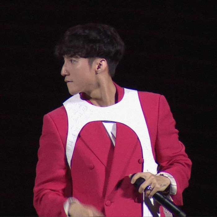 Sân khấu đầu tiên của Sơn Tùng với mái tóc mì tôm mới: Bất ngờ thả đoạn rap xịn, là thính comeback? Ảnh 5