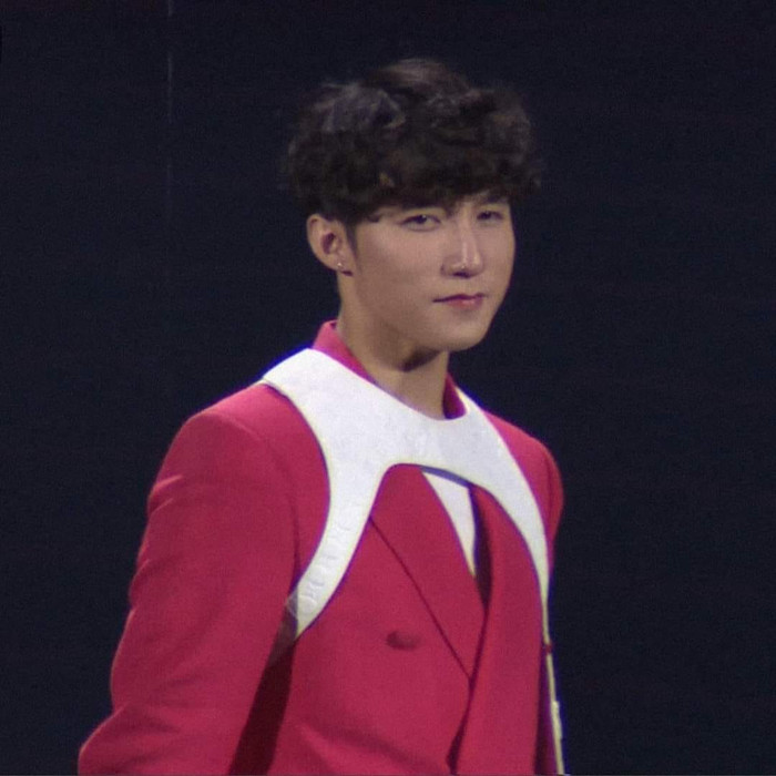 Sơn Tùng trong buổi biểu diễn gần đây.