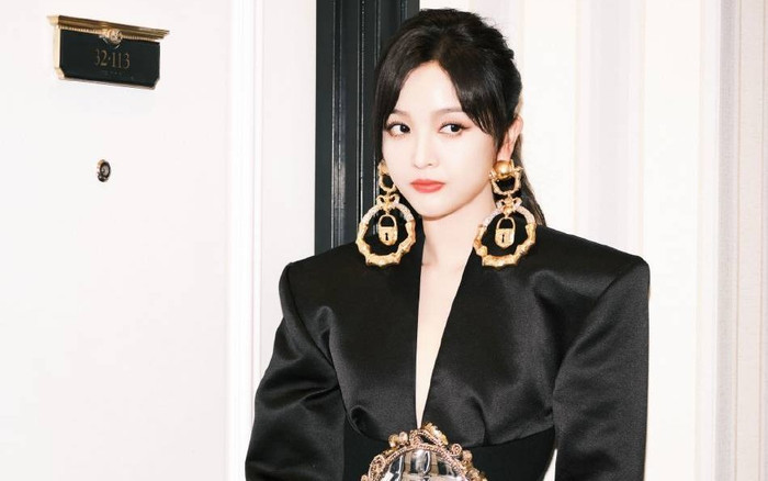 'Người tình màn ảnh' của Tiêu Chiến diện đầm xẻ sâu, quyến rũ ngút trời! Ảnh 2