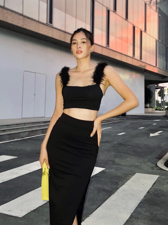 Nhìn những hình ảnh của Tiểu Vy, có thể thấy cô càng ngày càng đẹp, thần thái chuẩn Hoa hậu khiến người đối diện chẳng thể rời mắt khi ngắm nhìn. 