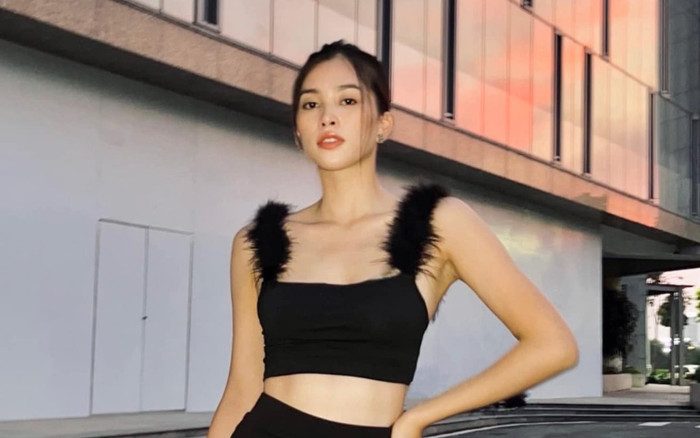 Hoa hậu Tiểu Vy khiến dân tình say đắm khi khoe combo eo thon chân dài Ảnh 2