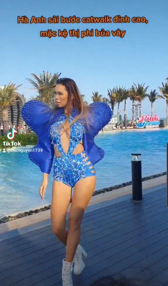 Clip Hà Anh diện bodysuit catwalk sau lùm xùm, fan nhận xét thẳng thừng: 'Quá trôi' Ảnh 2