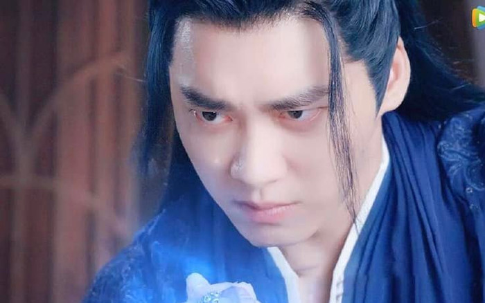 'Kính song thành' nhận bão 1 sao, Lý Dịch Phong - Ngọc Kỳ bị chê một màu, đơ cứng Ảnh 2