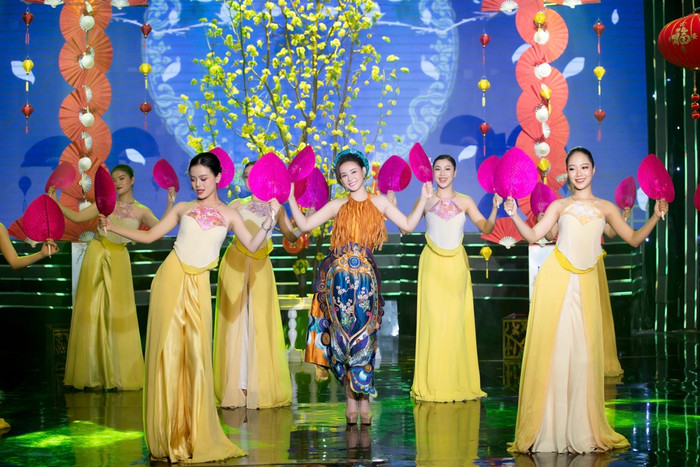 Vy Oanh tái xuất showbiz sau thời gian lui về 'ở ẩn', hé lộ động lực để cố gắng mỗi ngày Ảnh 3