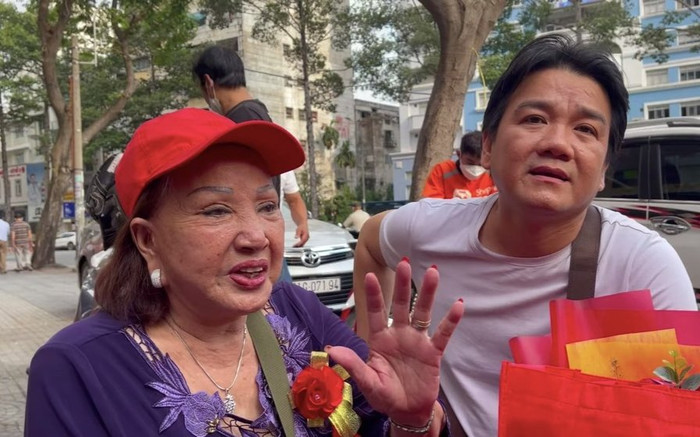 Được khán giả khen trẻ trung, nghệ sĩ Hồng Nga: 'Tôi sắp sửa lấy chồng mà' Ảnh 2