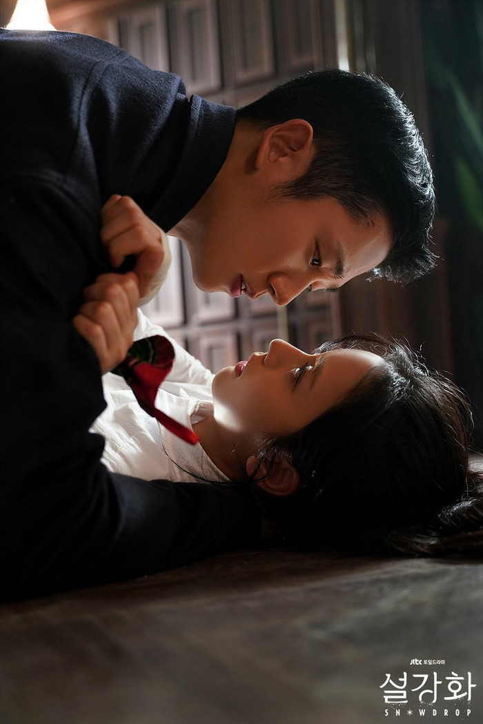 So kè dàn người tình màn ảnh của Jung Hae In: Trượt mất Son Ye Jin còn Jisoo, liệu có thành đôi ngoài đời Ảnh 19