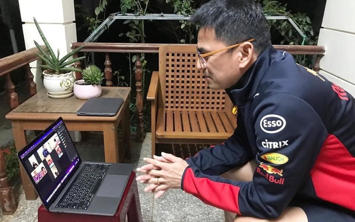 Kiatisuk họp với Công Phượng, Hồng Duy sau khi HAGL rơi vào 'bảng tử thần' Ảnh 2