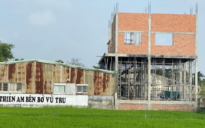 Tịnh thất Bồng Lai, sau này được đổi tên Thiền am bên bờ vũ trụ