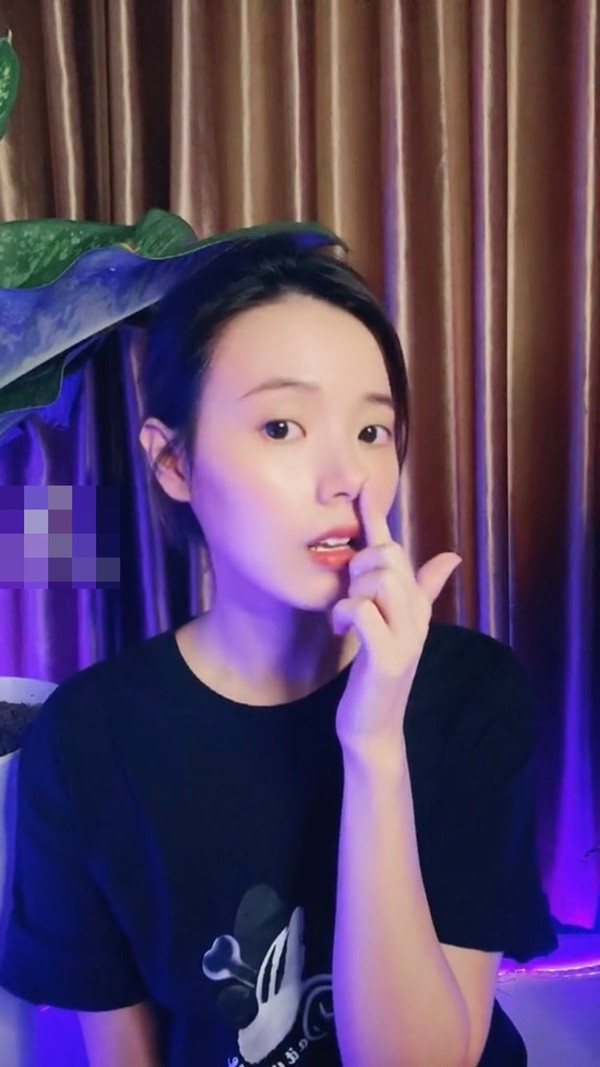 Midu ấn mạnh mũi, ra nhập hội đẹp tự nhiên.