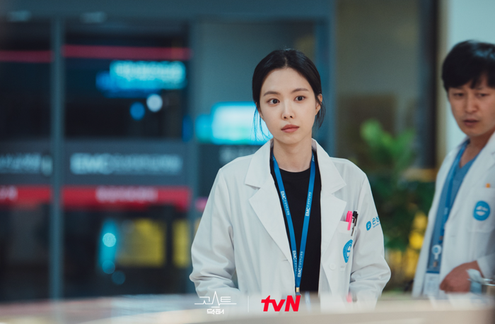 Hội nữ bác sĩ xinh đẹp nhất trên màn ảnh Hàn 2022: Son Ye Jin mãi đỉnh, UEE và Son Na Eun không kém cạnh Ảnh 10