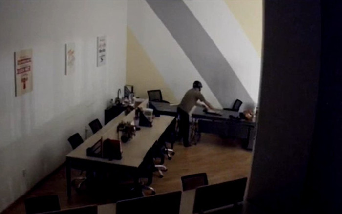 Clip: Kẻ gian đột nhập, trộm tài sản tại chung cư cao cấp ở TP.HCM dịp cận Tết Ảnh 2