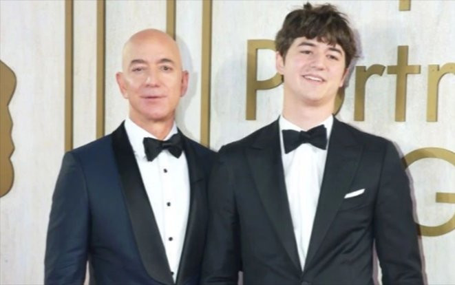 Đời tư bí ẩn của vợ cũ và quý tử đầu tiên của tỷ phú Jeff Bezos Ảnh 2