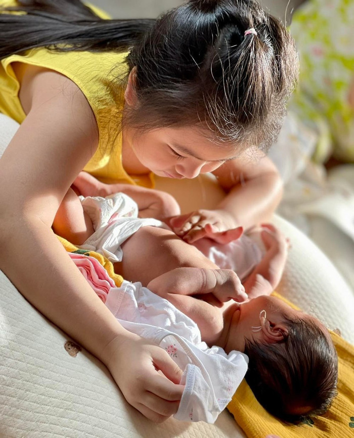 Vân Trang khoe khoảnh khắc bình yên mỗi sáng sớm của gia đình.