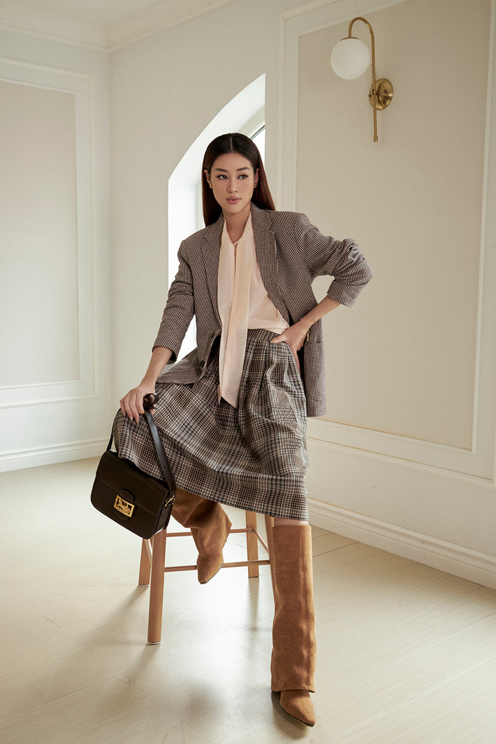 Tận sâu bên trong của cô gái, là những khát vọng, những sức mạnh tiềm tàng chưa được bộc lộ, muốn phá vỡ mọi thứ để chủ động tìm thấy lối đi cho cuộc đời. 