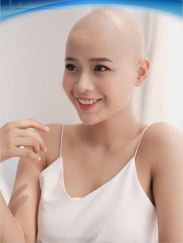 Nữ sinh Ngoại thương từng bị ung thư vú tham dự Miss World, bị chỉ trích vì 'nhận vơ' danh hiệu Hoa khôi Ảnh 3