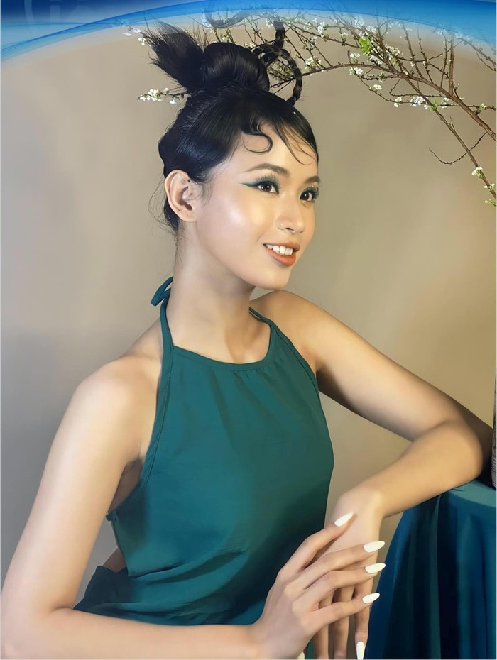 Nữ sinh Ngoại thương từng bị ung thư vú tham dự Miss World, bị chỉ trích vì 'nhận vơ' danh hiệu Hoa khôi Ảnh 4