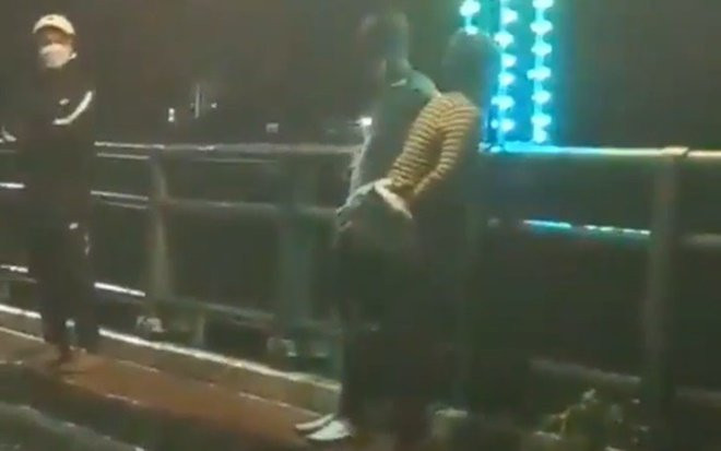 Nam thanh niên livestream cảnh cầm súng uy hiếp con nợ ngay giữa cầu ở Quảng Ngãi Ảnh 2