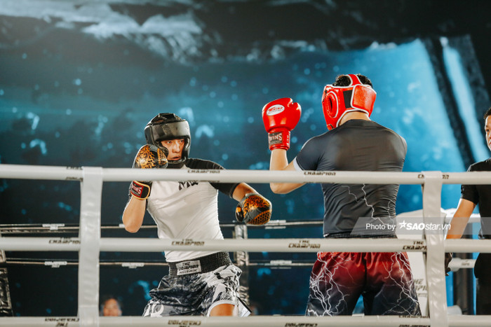 Quên đi hình ảnh Nam vương, Minh Quyền hóa thành 'chú bò tót', tấn công Ngọc Tình tại The Champion Ảnh 7