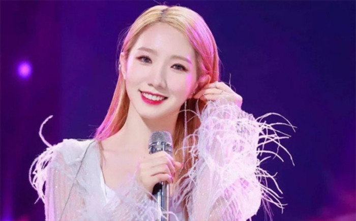 Phim mới của Mạnh Mỹ Kỳ bất ngờ bị hoãn chiếu, netizen cà khịa: 'Vì bạn xứng đáng' Ảnh 2