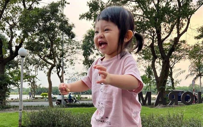 Cường Đô La tiếp tục bị nhắc nhở vì chi tiết gây nguy hiểm cho con gái Suchin Ảnh 2