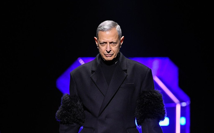 Sao gạo cội Hollywood làm người mẫu catwalk cho Prada khiến giới mộ điệu thích thú Ảnh 2