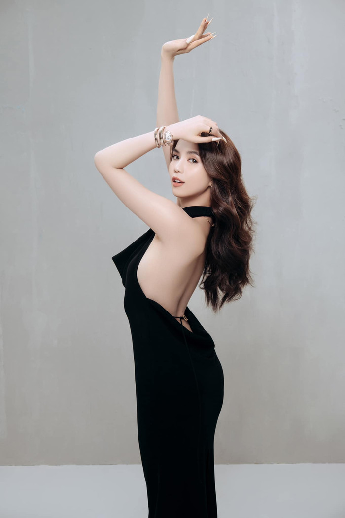 Ngọc Trinh từng luyện trend nhảy Sexy Love của T-ara cực bốc.