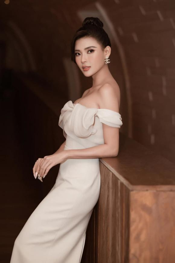 Bị bắt gặp khi đi ăn lề đường, Thúy Diễm khiến khán giả trầm trồ trước nhan sắc đời thường Ảnh 5