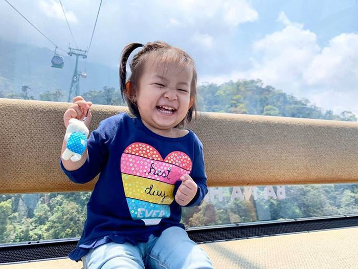 Lam Trường hóa thành hộp quà, xúc động gặp lại con gái sau 6 tháng xa nhà: 'Con ba lớn quá' Ảnh 11