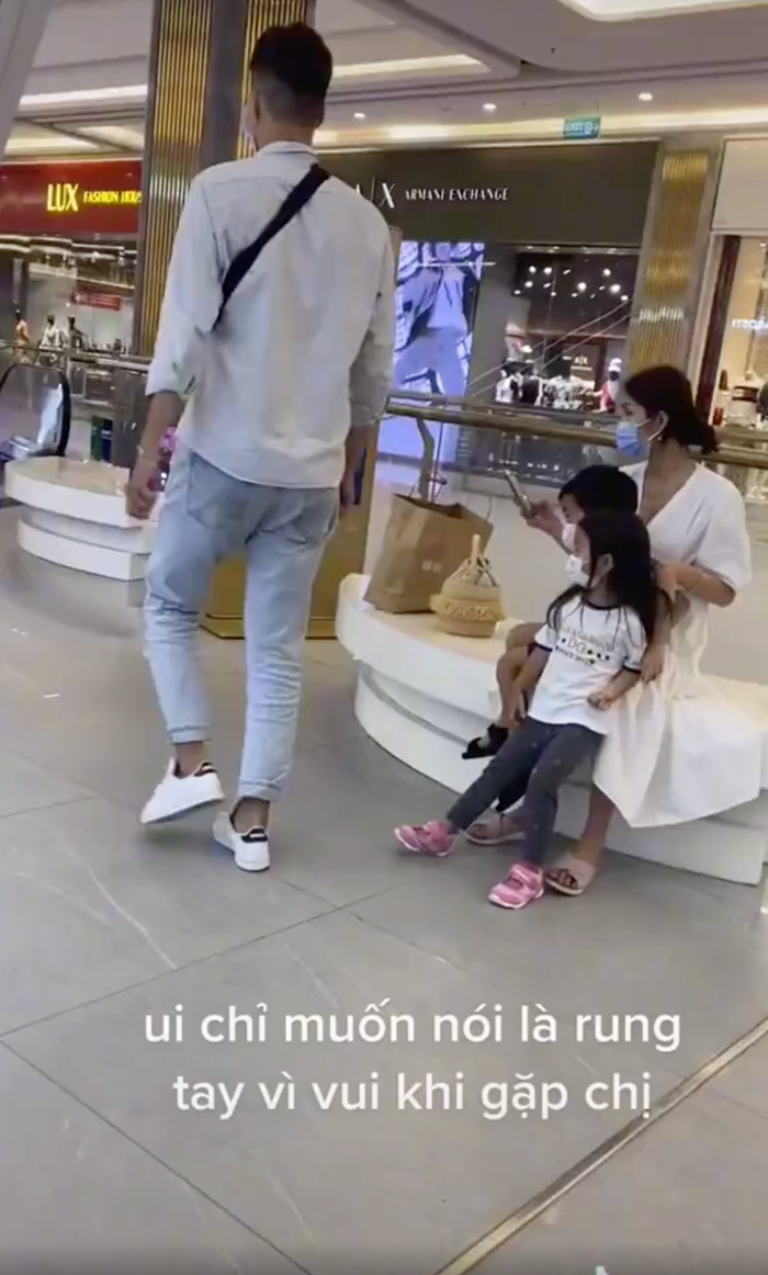 Tăng Thanh Hà bị bắt gặp dẫn 2 con nhỏ đi dạo ở trung tâm thương mại: Giản dị nhưng đầy khí chất hào môn Ảnh 4