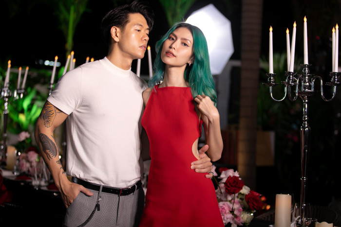 Cô tham dự sự kiện với bạn trai Michael Trương. 