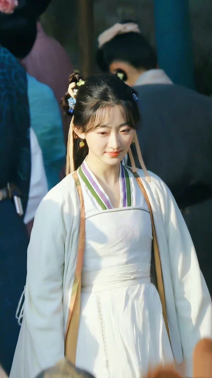 Tiết lộ tạo hình mỹ nhân thay thế Lưu Diệc Phi trong bản remake 'Tiên kiếm kỳ hiệp', netizen ngán ngẩm Ảnh 4