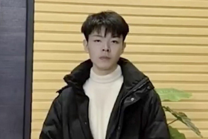 Liu Xuezhou thề sẽ kiện cha mẹ ruột.