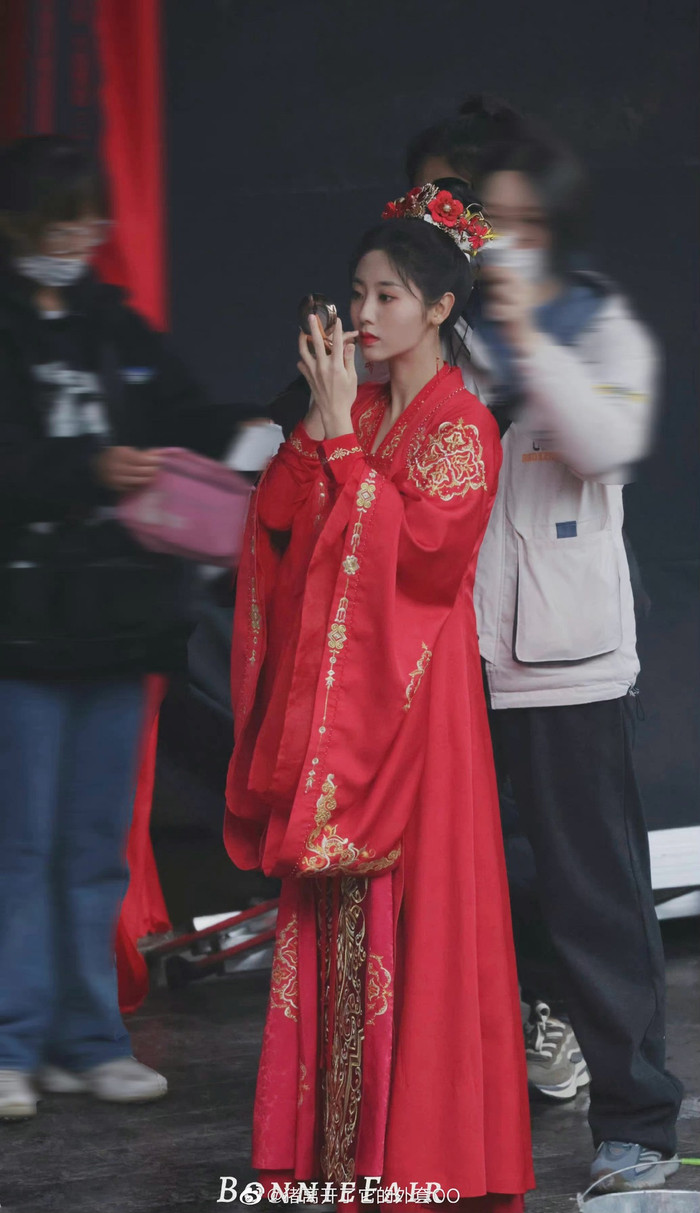 Dàn tân nương màn ảnh Hoa ngữ 2022: Cúc Tịnh Y - Lý Thấm xinh đẹp, Lý Lan Địch khác biệt hoàn toàn Ảnh 5