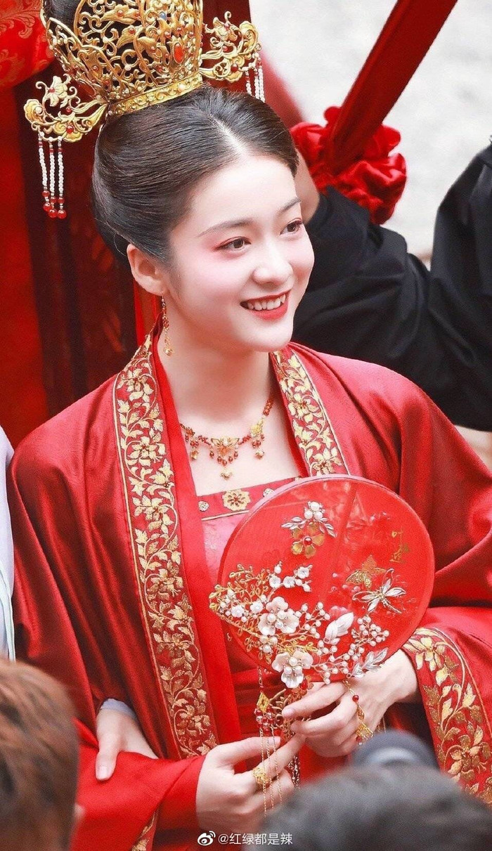 Dàn tân nương màn ảnh Hoa ngữ 2022: Cúc Tịnh Y - Lý Thấm xinh đẹp, Lý Lan Địch khác biệt hoàn toàn Ảnh 6