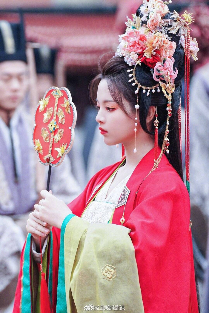 Dàn tân nương màn ảnh Hoa ngữ 2022: Cúc Tịnh Y - Lý Thấm xinh đẹp, Lý Lan Địch khác biệt hoàn toàn Ảnh 7