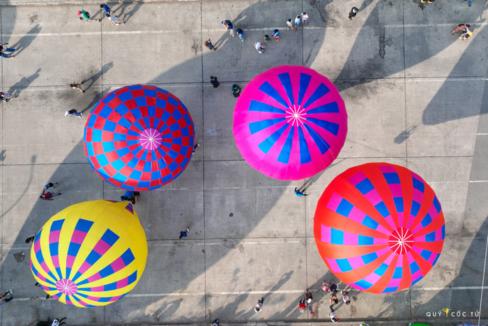 Ngắm nhìn những chiếc khinh khí cầu đẹp rực rỡ có 1-0-2 tại TP.HCM Ảnh 13
