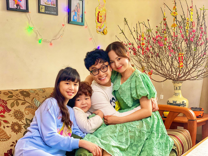 Hình ảnh gia đình hạnh phúc của Đức - Khánh đằng sau hậu trường