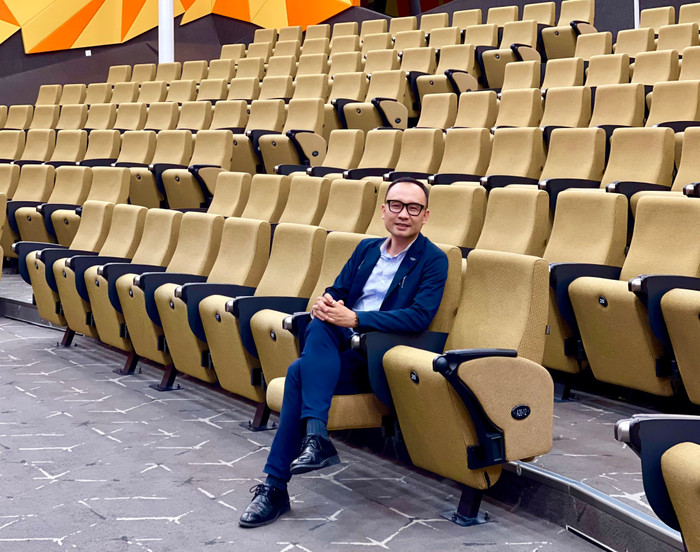 Theo PGS.TS Nguyễn Việt Khôi, Nếu nghĩ mình là công chúa hay hoàng tử đi làm thì thành công không bao giờ đến.