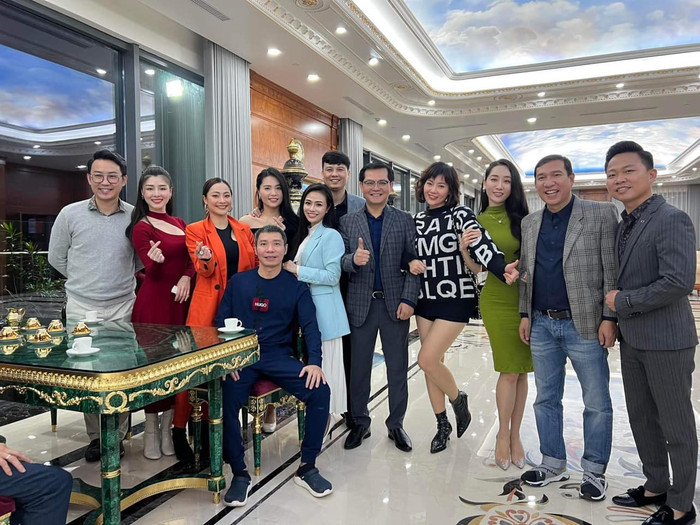 NSND Công Lý hội ngộ cùng dàn sao đất Bắc dịp cuối năm.