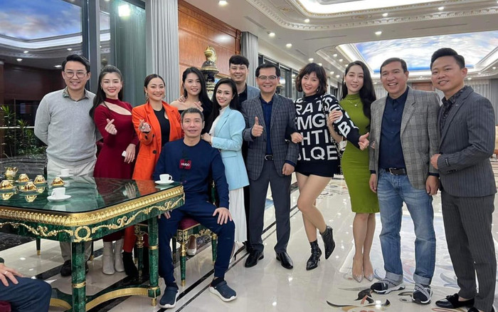 NSND Công Lý hội ngộ cùng dàn sao đất Bắc dịp cuối năm, thần thái tươi tắn sau thời gian trị bệnh Ảnh 2